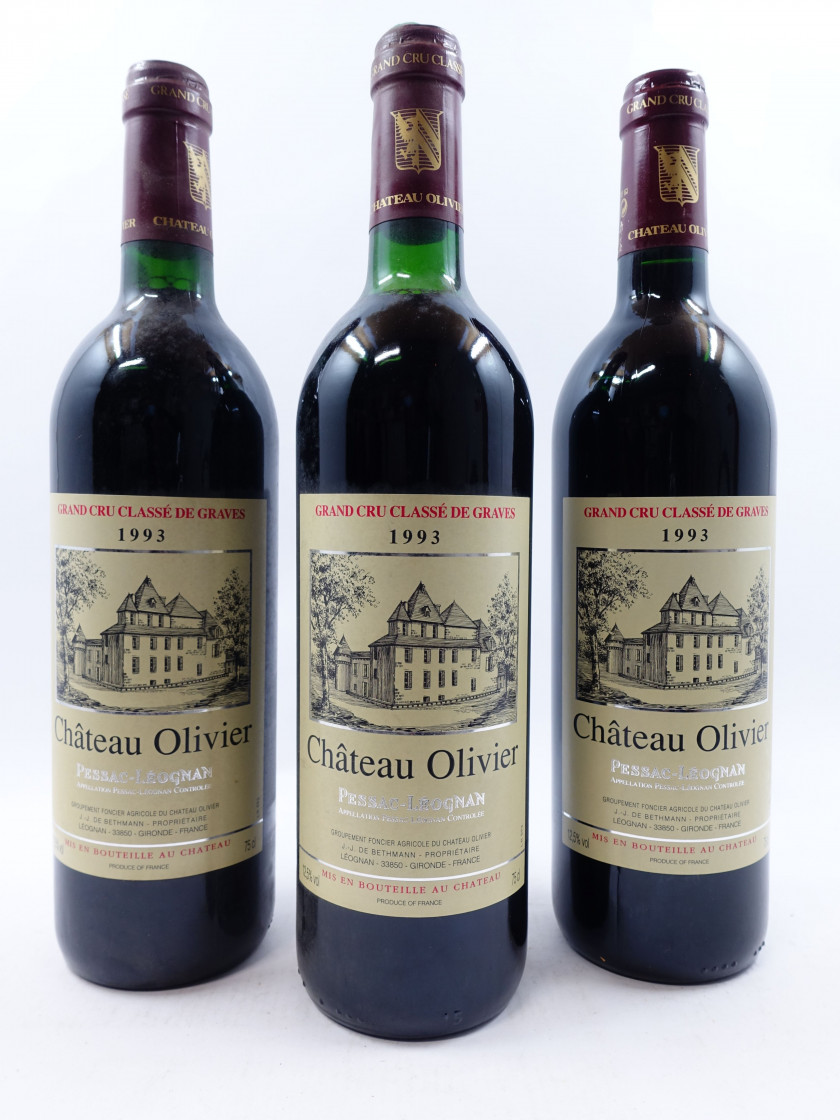 12 bouteilles CHÂTEAU OLIVIER 1993 CC Pessac Léognan (2 base goulot, 1 légèrement bas
