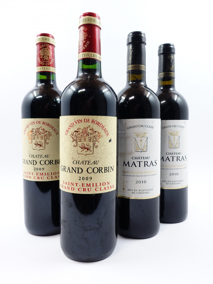 9 bouteilles 4 bts : CHÂTEAU GRAND CORBIN 2009 GCC Saint Emilion (étiquettes tachées)