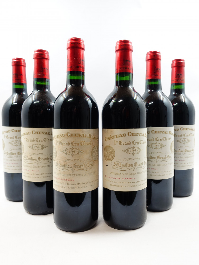 12 bouteilles CHÂTEAU CHEVAL BLANC 1995 1er GCC (A) Saint Emilion (7 étiquettes léger tachées