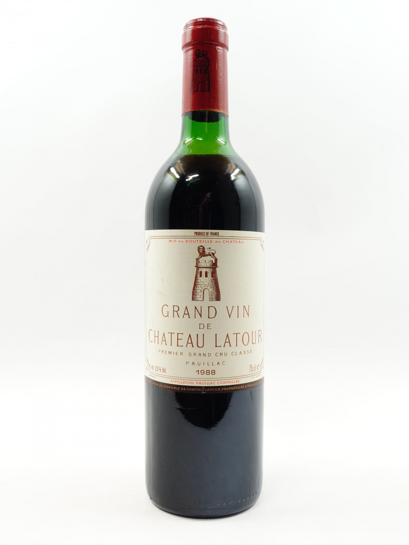 1 bouteille CHÂTEAU LATOUR 1988 1er GC Pauillac (haute épaule