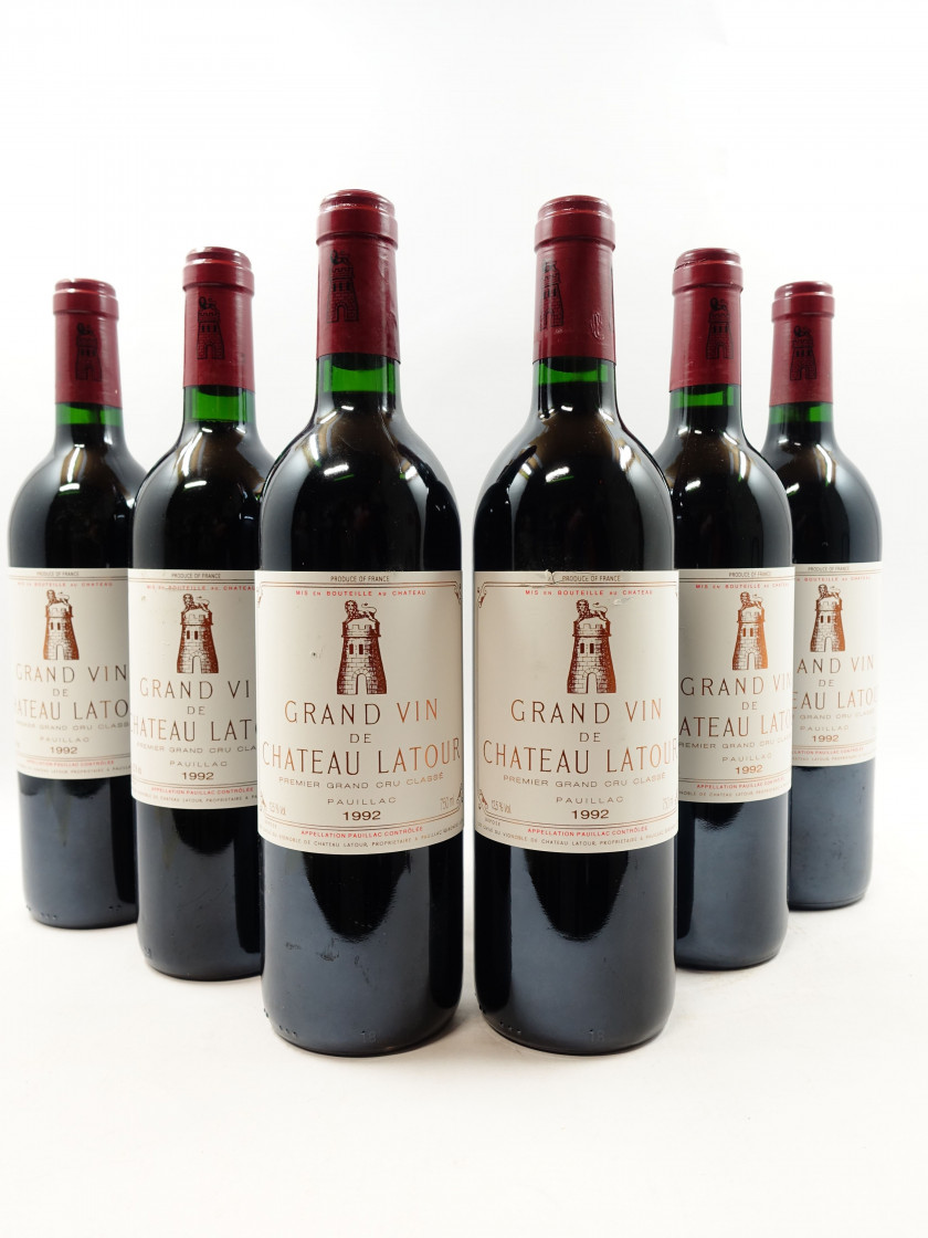 6 bouteilles CHÂTEAU LATOUR 1992 1er GC Pauillac (4 bts étiquettes léger abimées