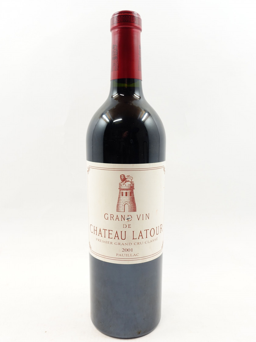 1 bouteille CHÂTEAU LATOUR 2001 1er GC Pauillac (étiquette léger abimée