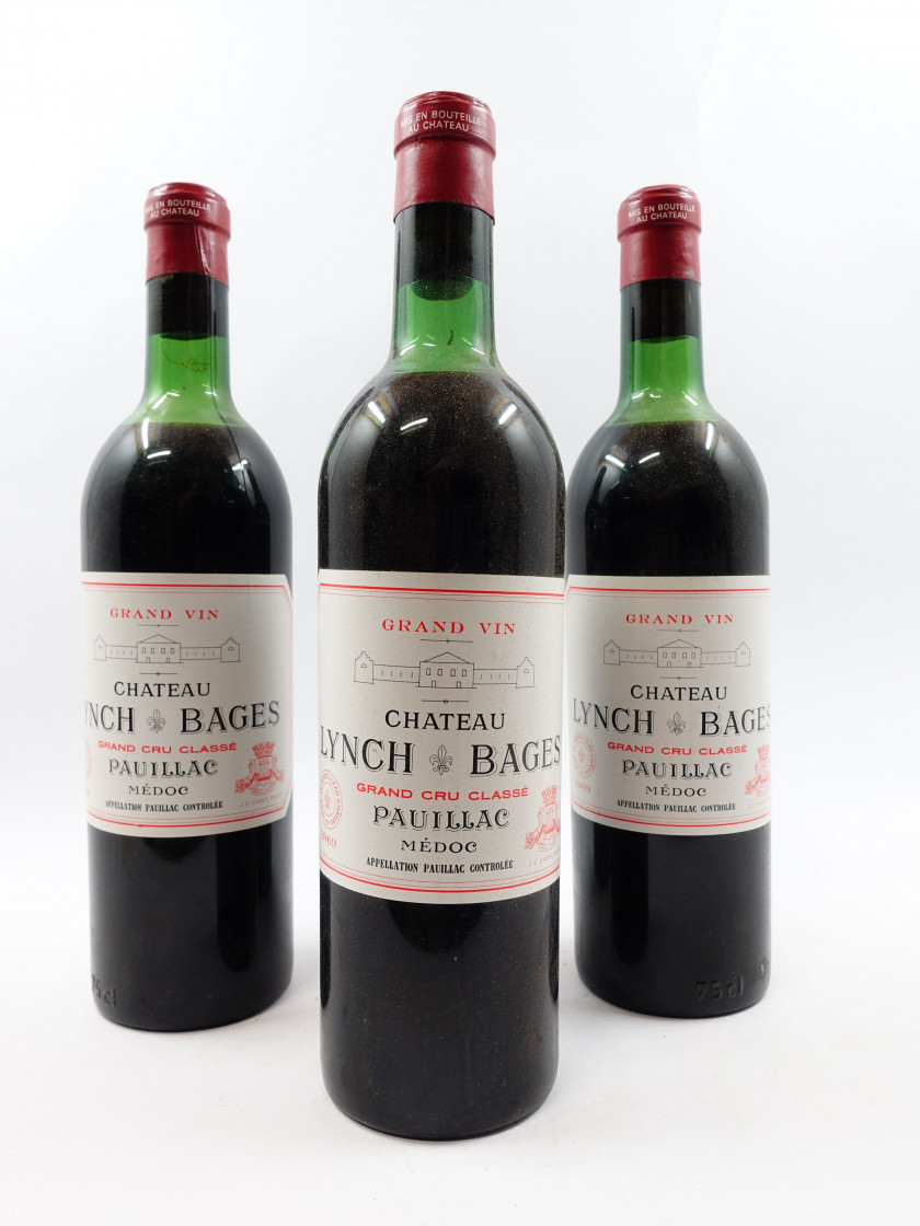 3 bouteilles CHÂTEAU LYNCH BAGES 1969 5è GC Pauillac (1 haute épaule, 2 mi-épaule, étiquettes fanées