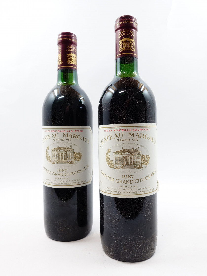 2 bouteilles CHÂTEAU MARGAUX 1987 1er GC Margaux (légèrement bas