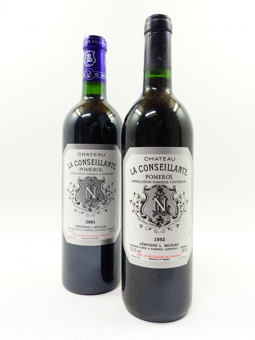 2 bouteilles 1 bt : CHÂTEAU LA CONSEILLANTE 1992 Pomerol (étiquette léger tachée)
