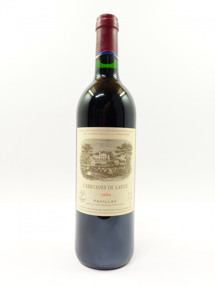 1 bouteille CARRUADES DE LAFITE 1994 Pauillac (bas de capsule léger déchiré)