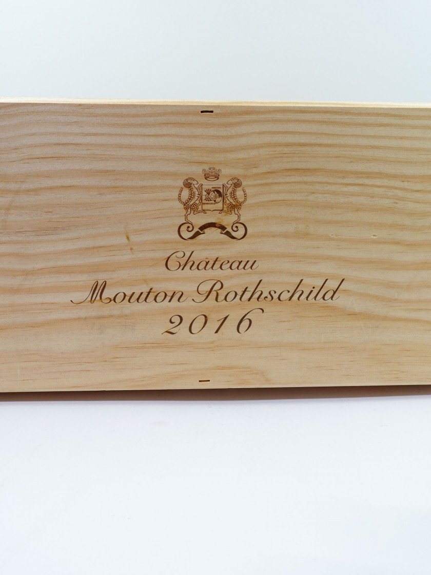 1 double magnum CHÂTEAU MOUTON ROTHSCHILD 2016 1er GC Pauillac Caisse bois d'origine