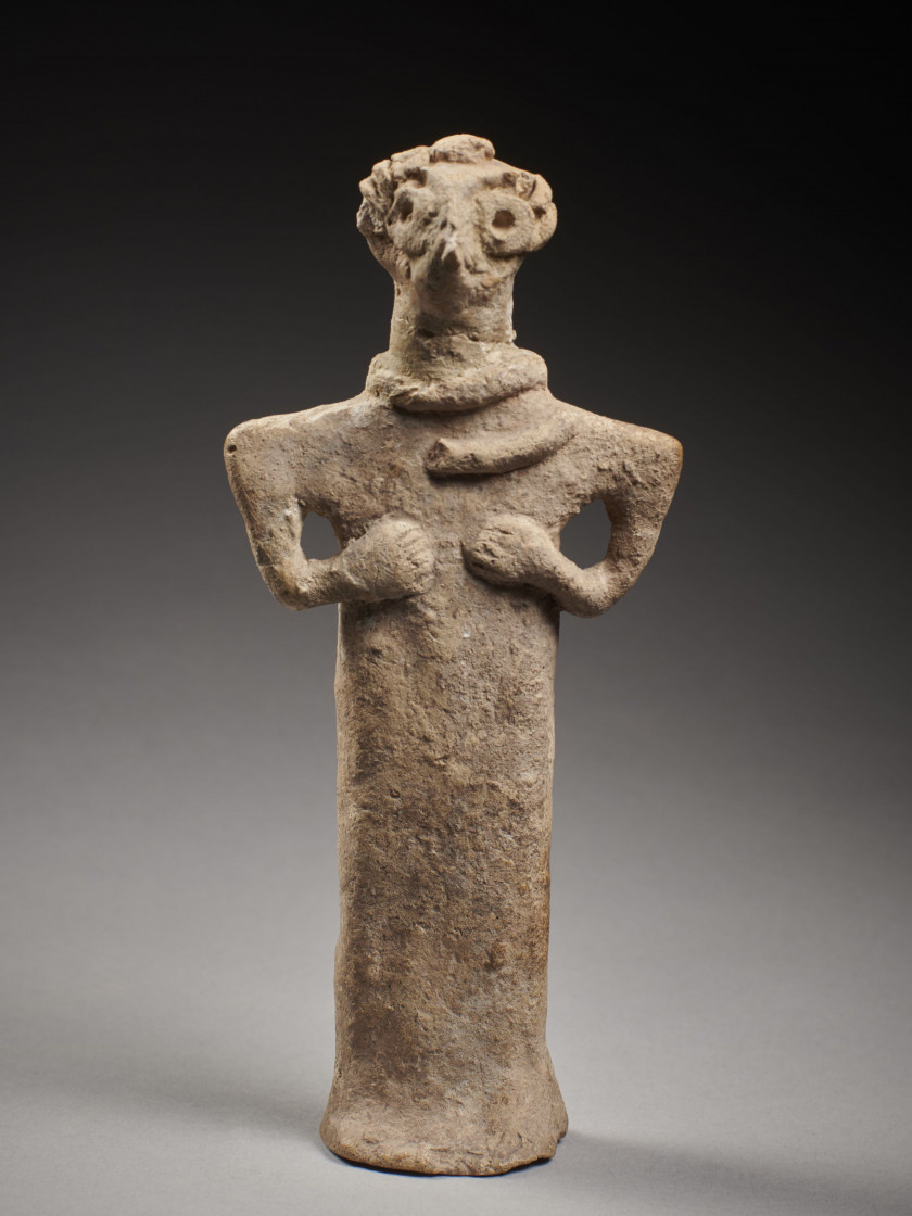 IDOLE FÉMININE EN TERRE CUITE  Art syro-hittite, début du 2e millénaire av.J.C.