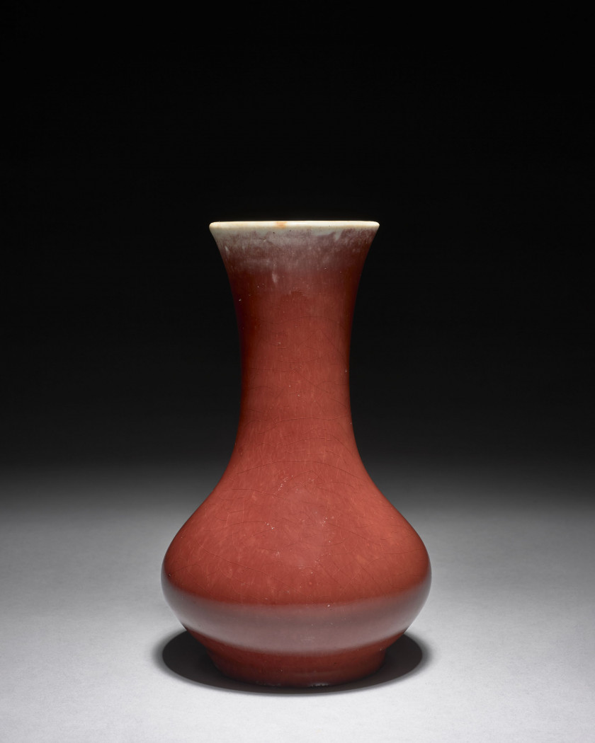 VASE EN PORCELINAE "SANG-DE-BŒUF", Chine, fin du XIXe-début du XXe siècle