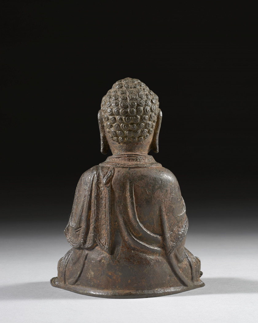 STATUETTE DE BOUDDHA EN BRONZE, Chine, dynastie Ming, XVIe-XVIIe siècle