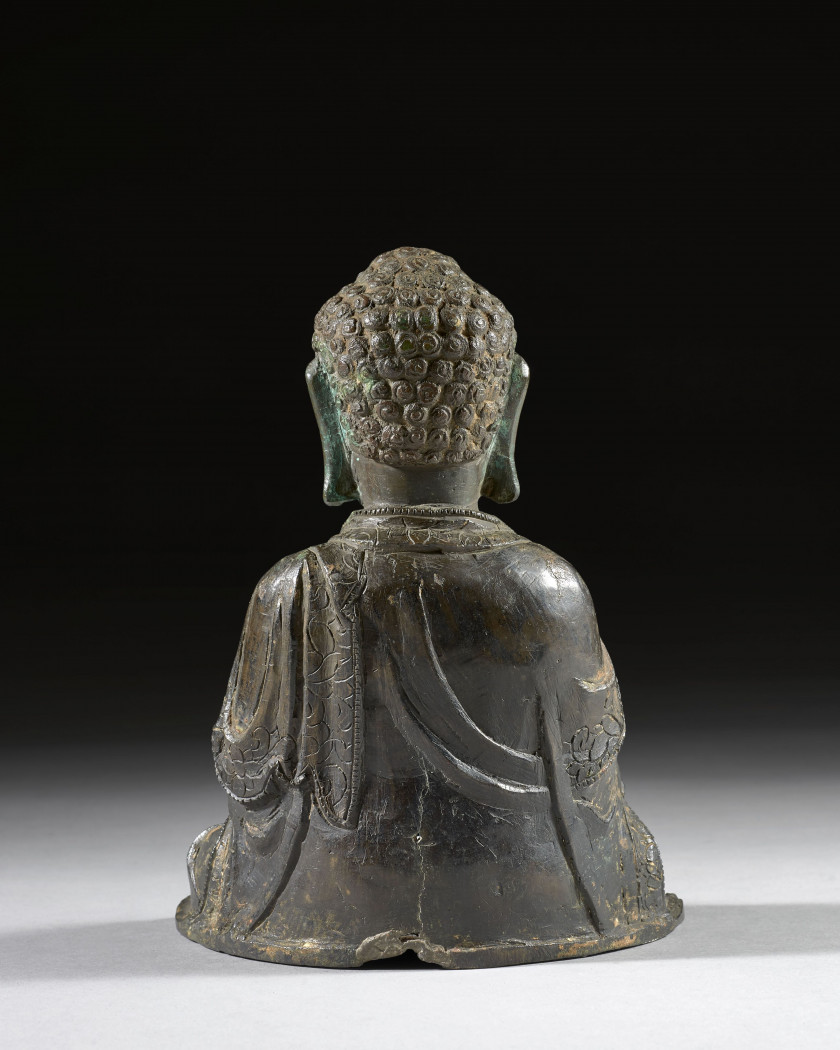 STATUETTE DE BOUDDHA EN BRONZE, Chine, dynastie Ming, XVIIe siècle