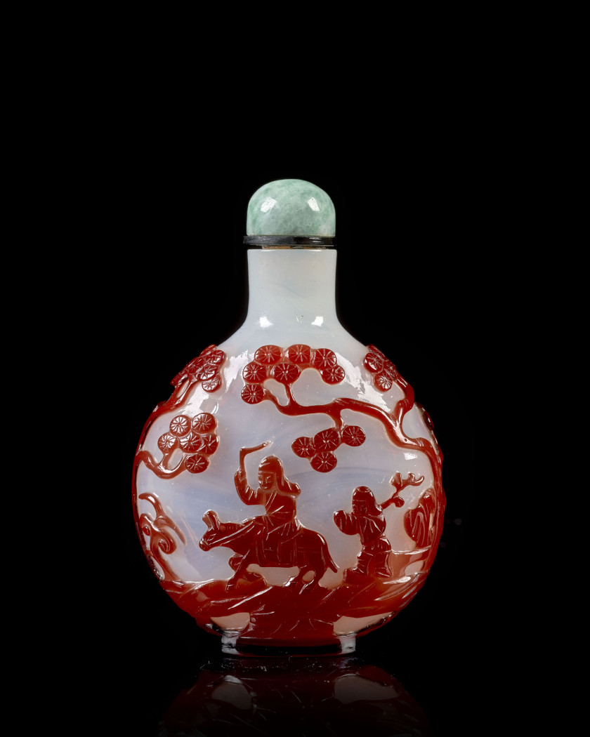 TABATIÈRE EN VERRE BLANC ET OVERLAY ROUGE, Chine, dynastie Qing, début du XIXe siècle