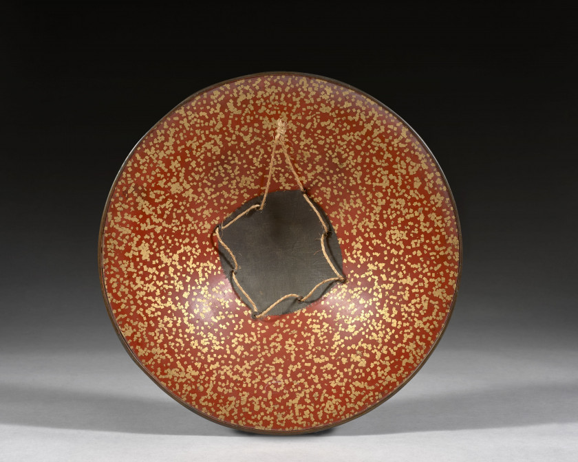 CHAPEAU DE SAMOURAÏ JINGASA EN BOIS LAQUÉ, Japon, XIXe siècle