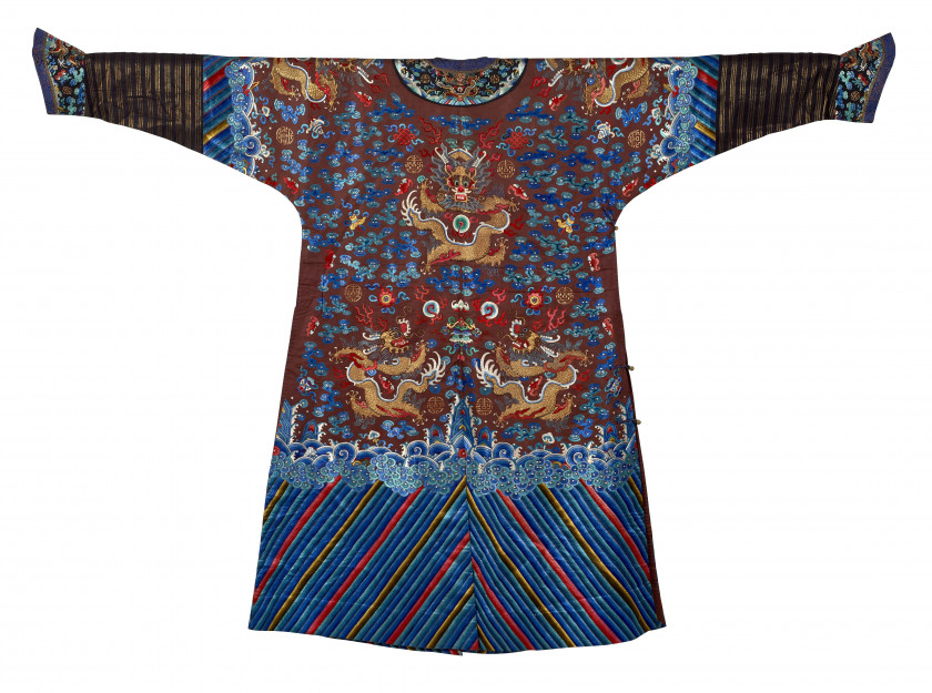 ROBE EN SOIE MARRON BRODÉE, Chine, dynastie Qing, époque Guangxu (1875-1908)