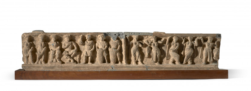 FRAGMENT DE FRISE EN SCHISTE GRIS, Art gréco-bouddhique du Gandhara, IIe - IIIe siècle