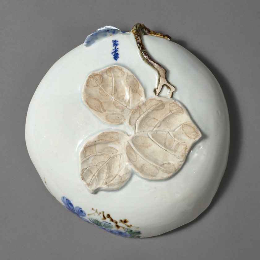 COUPE EN PORCELAINE POLYCHROME, Japon, fin de l'époque Meiji (1868-1912)