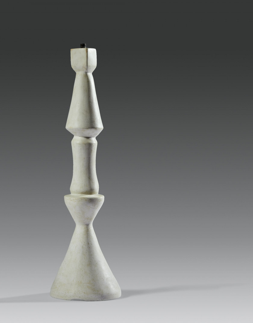 Alberto GIACOMETTI 1901 - 1966 Lampe modèle "flambeau", petit modèle - circa 1934 Plâtre