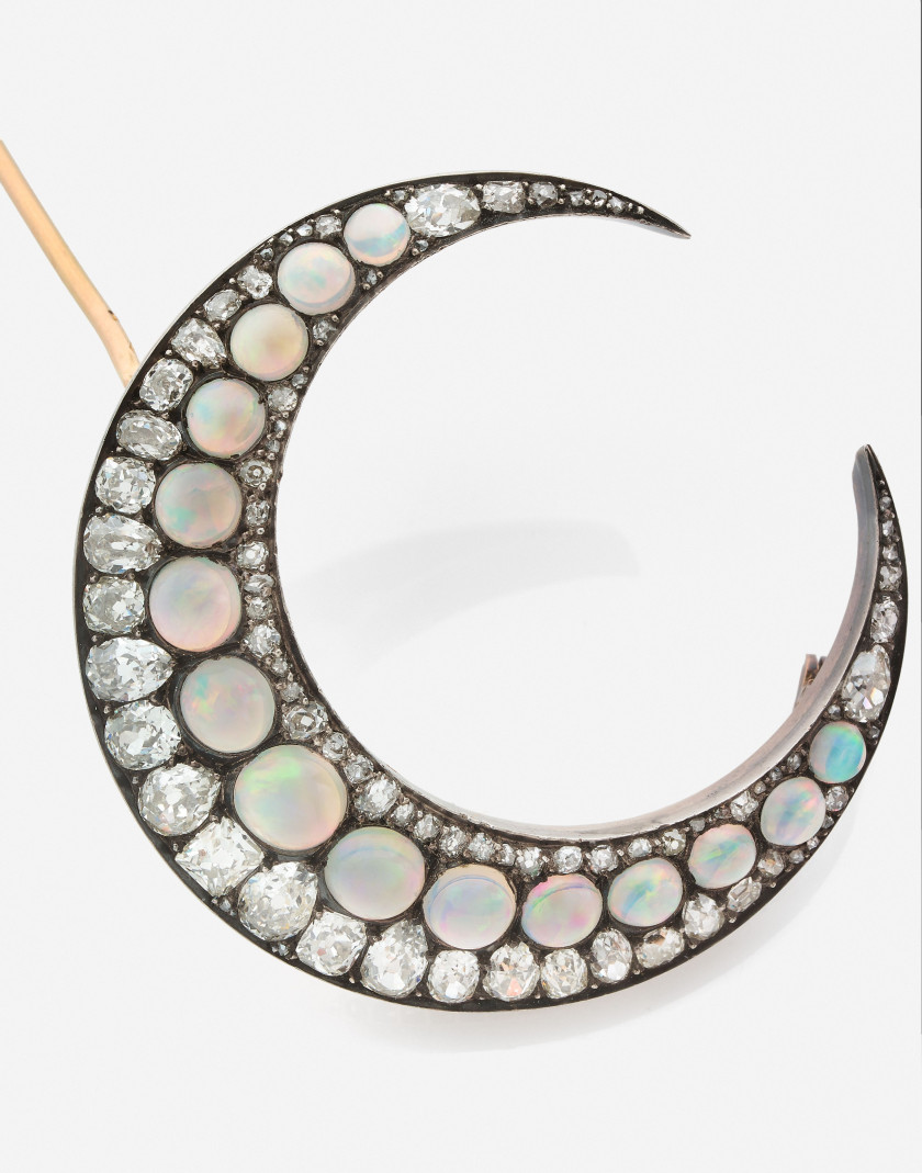 Grande broche "croissant de lune"