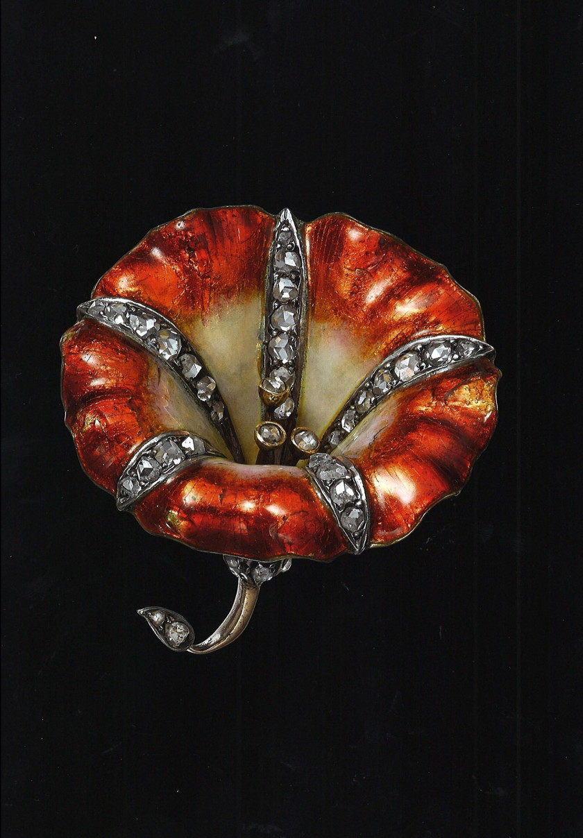 CARTIER (attribuée à)  Broche "Liseron"