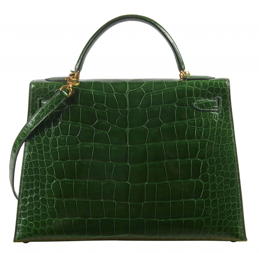 HERMÈS 1991  Sac KELLY Sellier 32 Alligator lisse vert (Alligator mississippiensis) II/B Garniture métal plaqué or Bando...