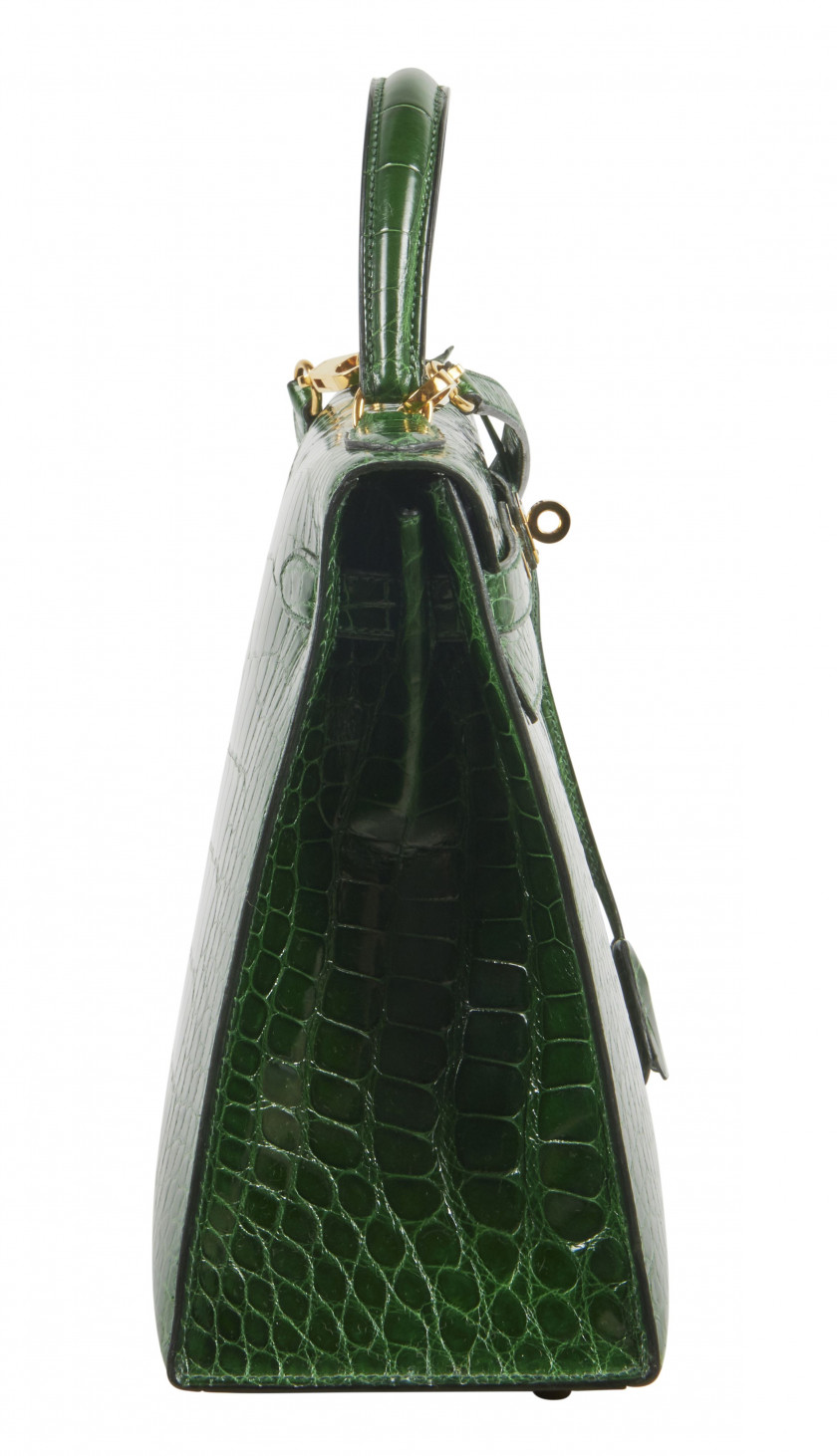 HERMÈS 1991  Sac KELLY Sellier 32 Alligator lisse vert (Alligator mississippiensis) II/B Garniture métal plaqué or Bando...