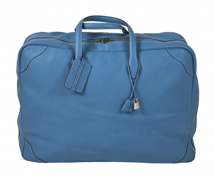 HERMÈS 1999  Sac de voyage VICTORIA 60 Taurillon Clémence Bleu Jean Garniture métal argenté palladié Dimensions : 60 x 4...