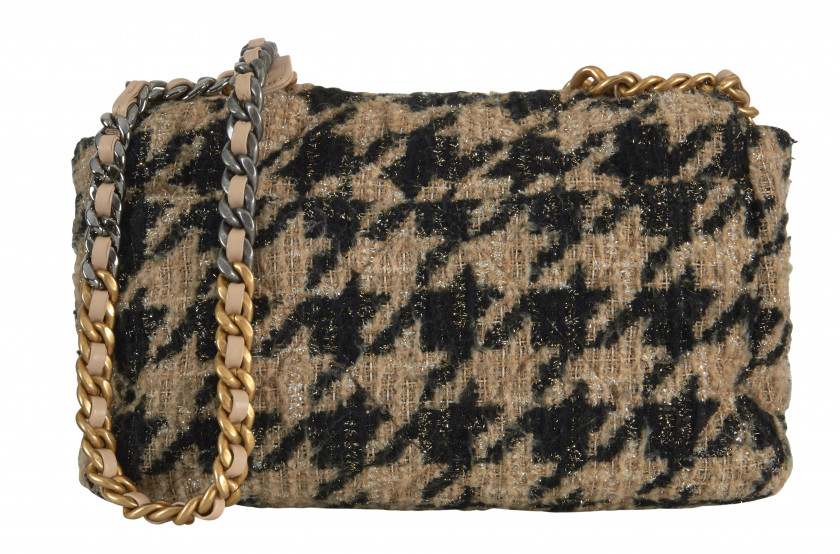 CHANEL 2019 Sac CHANEL 19  Tweed à motif pied-de-coq beige et noir Anse chaîne Garnitures en métal doré et argenté Dim...