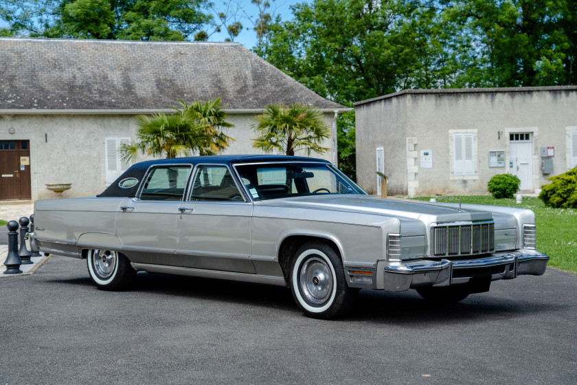 1975 Lincoln Continental Town Car  No reserve