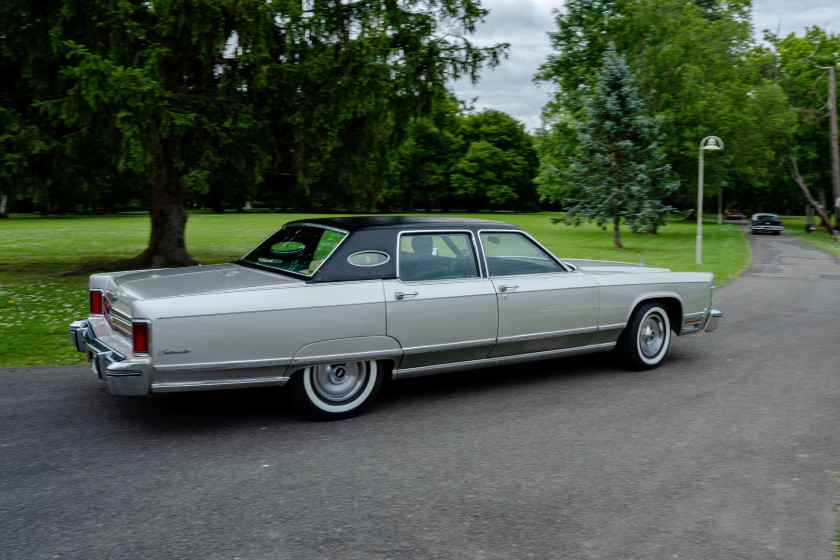 1975 Lincoln Continental Town Car  No reserve