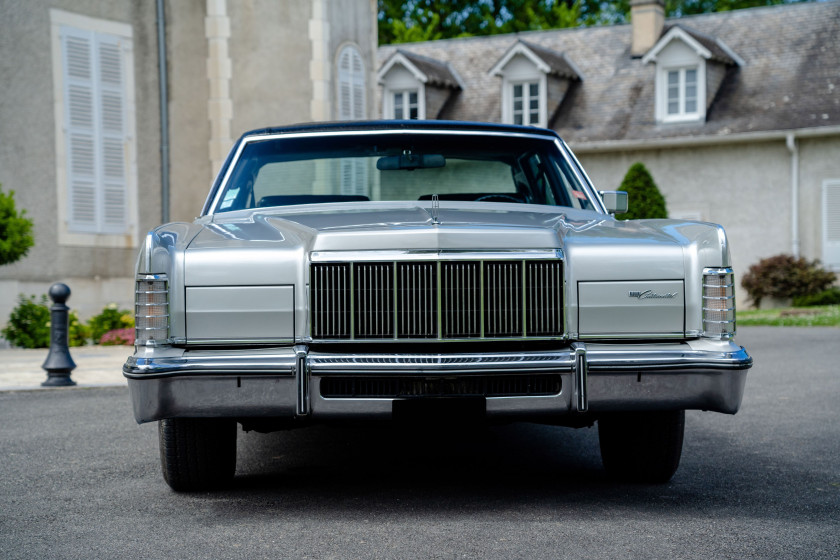 1975 Lincoln Continental Town Car  No reserve