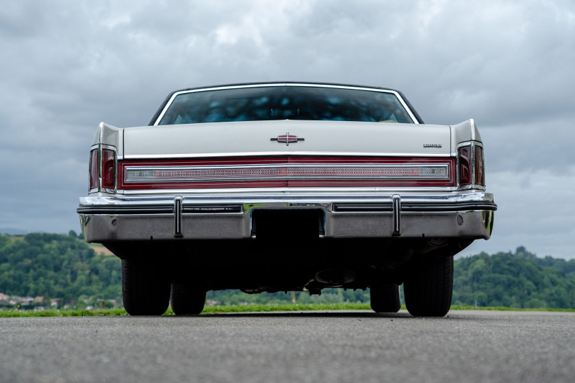 1975 Lincoln Continental Town Car  No reserve