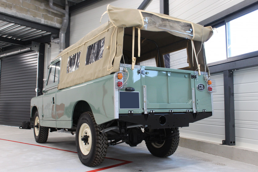 1963 Land Rover Series IIA 109 (LWB) Pick-Up bâché  No reserve