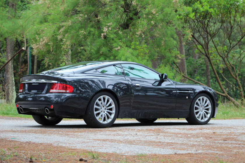 2001 Aston Martin V12 Vanquish