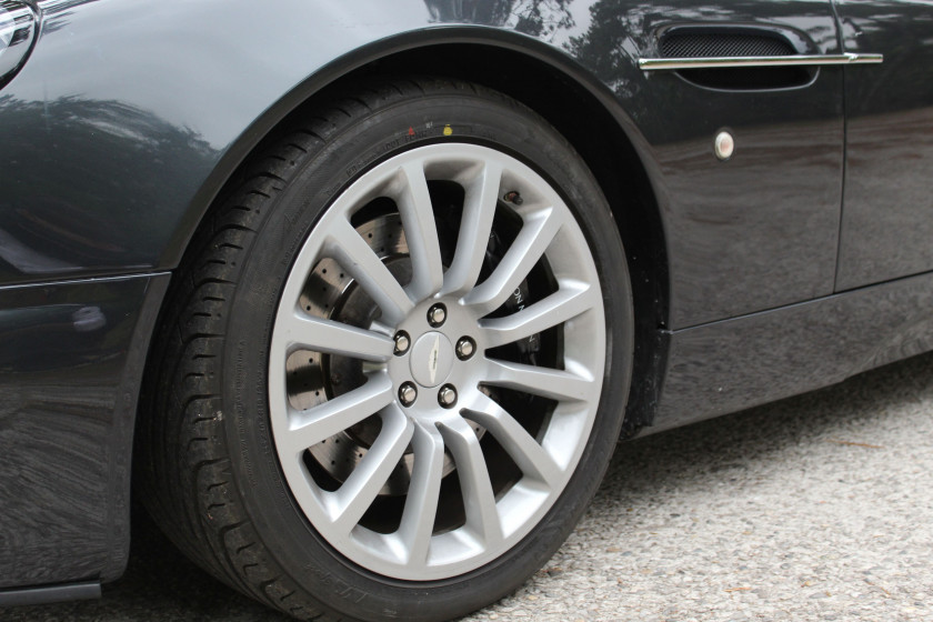 2001 Aston Martin V12 Vanquish