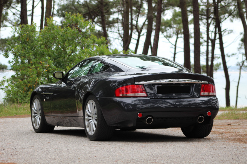 2001 Aston Martin V12 Vanquish