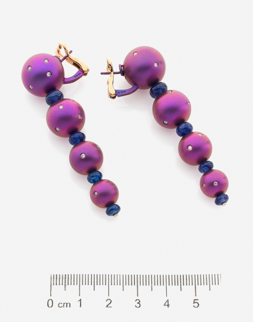 Margherita BURGENER  Paire de pendants d'oreilles