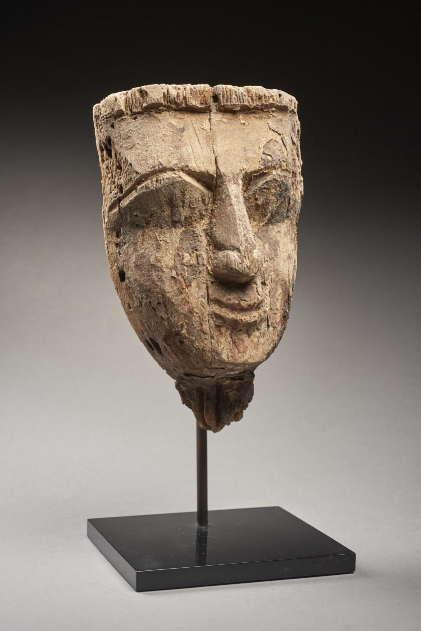 MASQUE FUNÉRAIRE EN BOIS  Art égyptien, Basse Époque ou époque ptolémaïque, 664-30 av. J.-C.