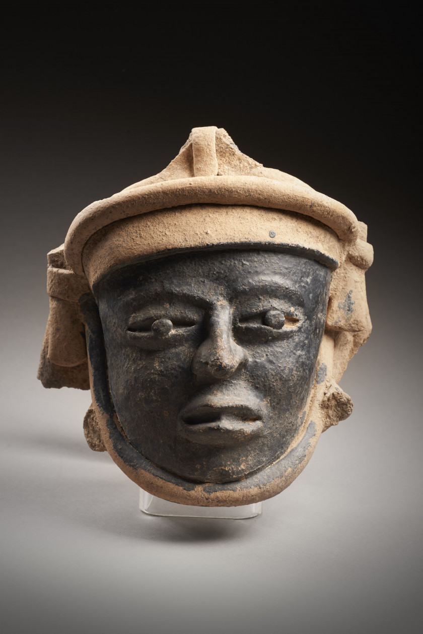 TÊTE D'UNE STATUETTE Culture Veracruz, Remojadas, côte du Golfe Période Classique, 450- 650 ap. J.-C.