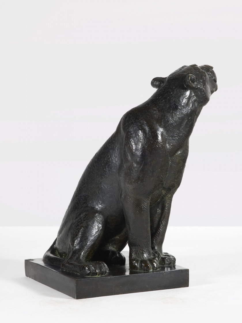 Georges-Lucien GUYOT 1885-1973 «Lionne assise tête à gauche» - le modèle créé circa 1930