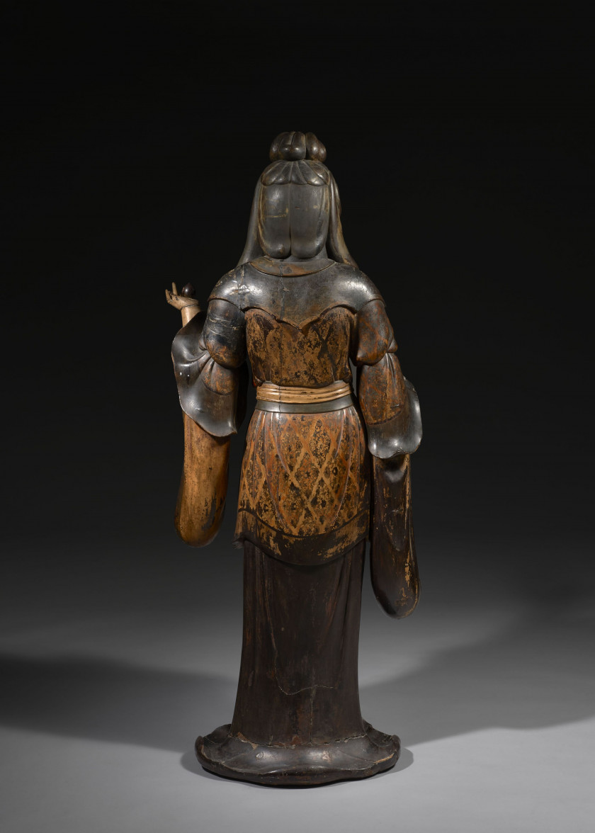 GRANDE SCULPTURE DE KANNON EN BOIS LAQUÉ POLYCHOME, Japon, époque Edo, XVIIIe-XIXe siècle