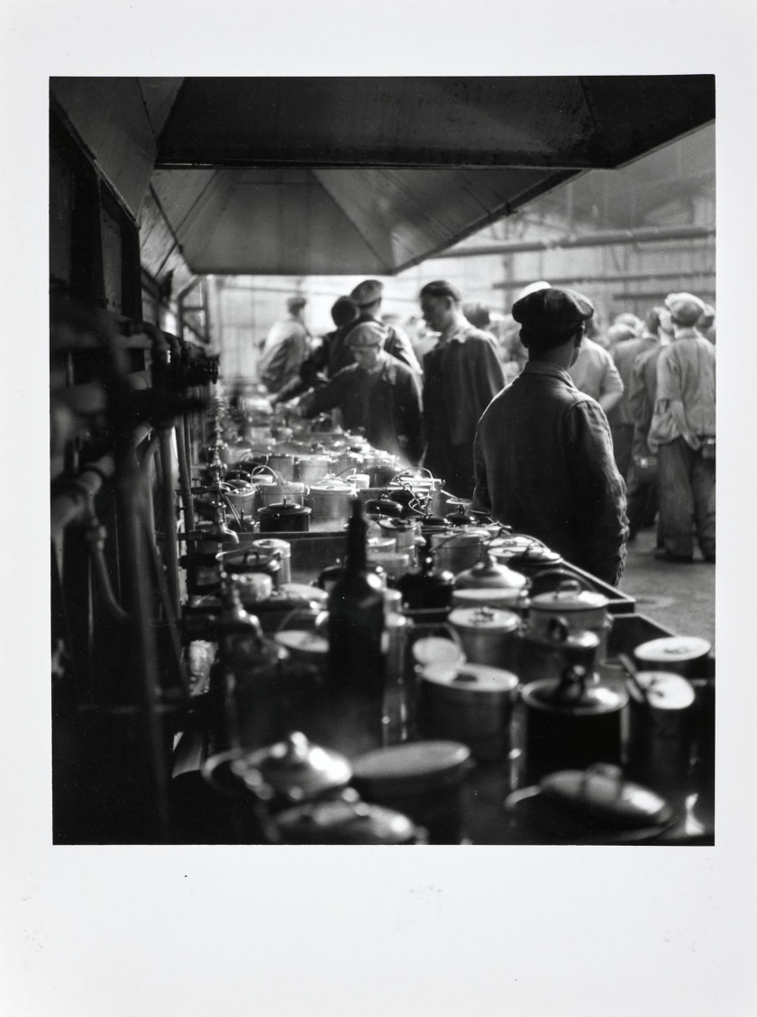 Willy RONIS 1910 - 2009 Grève Citroën-Javel, 1938 - La syndicaliste Rose Zehner - Ouvriers - Cantine Quatre épreuves argentiques (c....