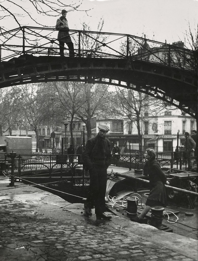 Willy RONIS 1910 - 2009 Quai de Valmy, 1945 - Canal Saint Martin, 1967 Deux épreuves argentiques d'époque