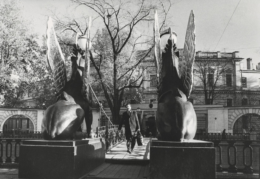 Willy RONIS 1910 - 2009 Leningrad, 1986 - Au square des Arts, M. Perov, centenaire - Exposition technologique à Smolny - Enfant russ...