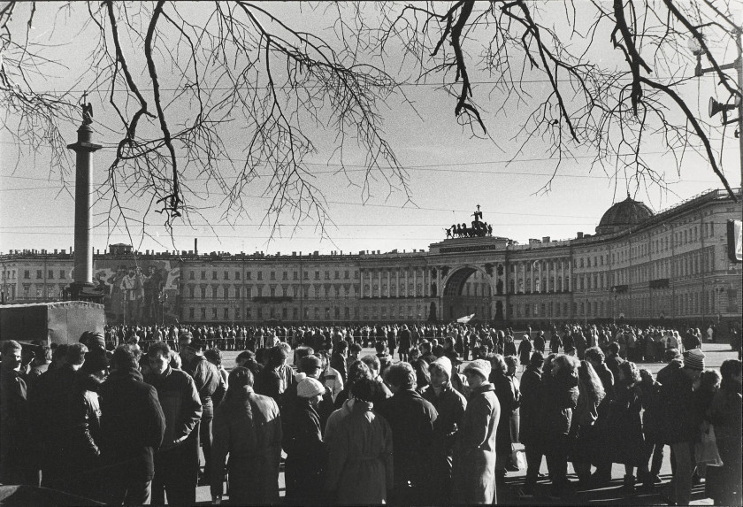 Willy RONIS 1910 - 2009 Leningrad, 1986 - Au square des Arts, M. Perov, centenaire - Exposition technologique à Smolny - Enfant russ...