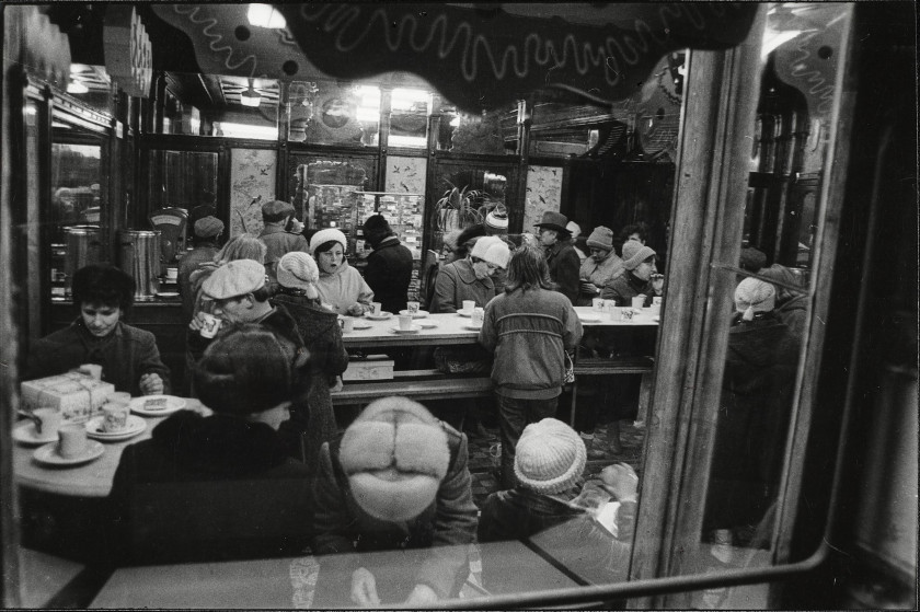 Willy RONIS 1910 - 2009 Leningrad, 1986 - Au square des Arts, M. Perov, centenaire - Exposition technologique à Smolny - Enfant russ...