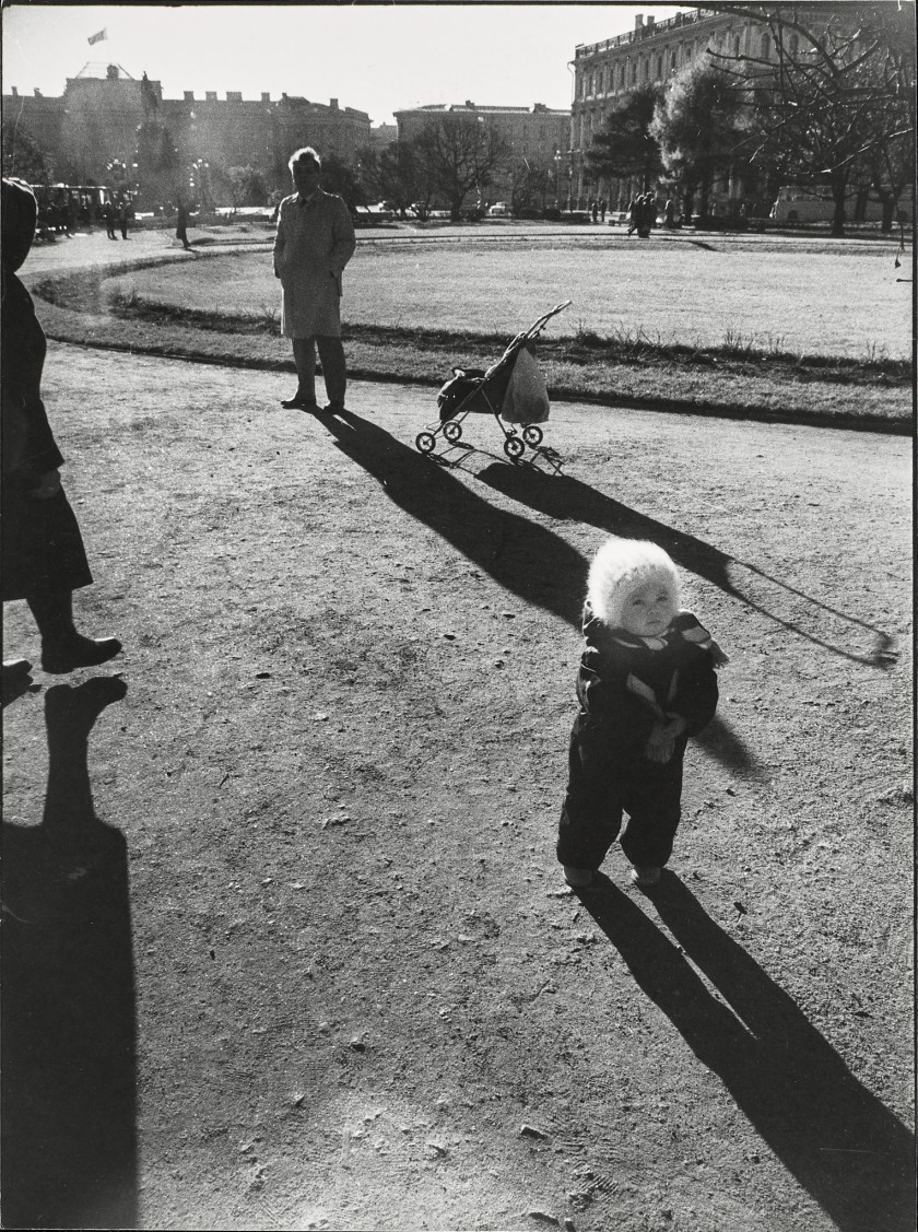 Willy RONIS 1910 - 2009 Leningrad, 1986 - Au square des Arts, M. Perov, centenaire - Exposition technologique à Smolny - Enfant russ...