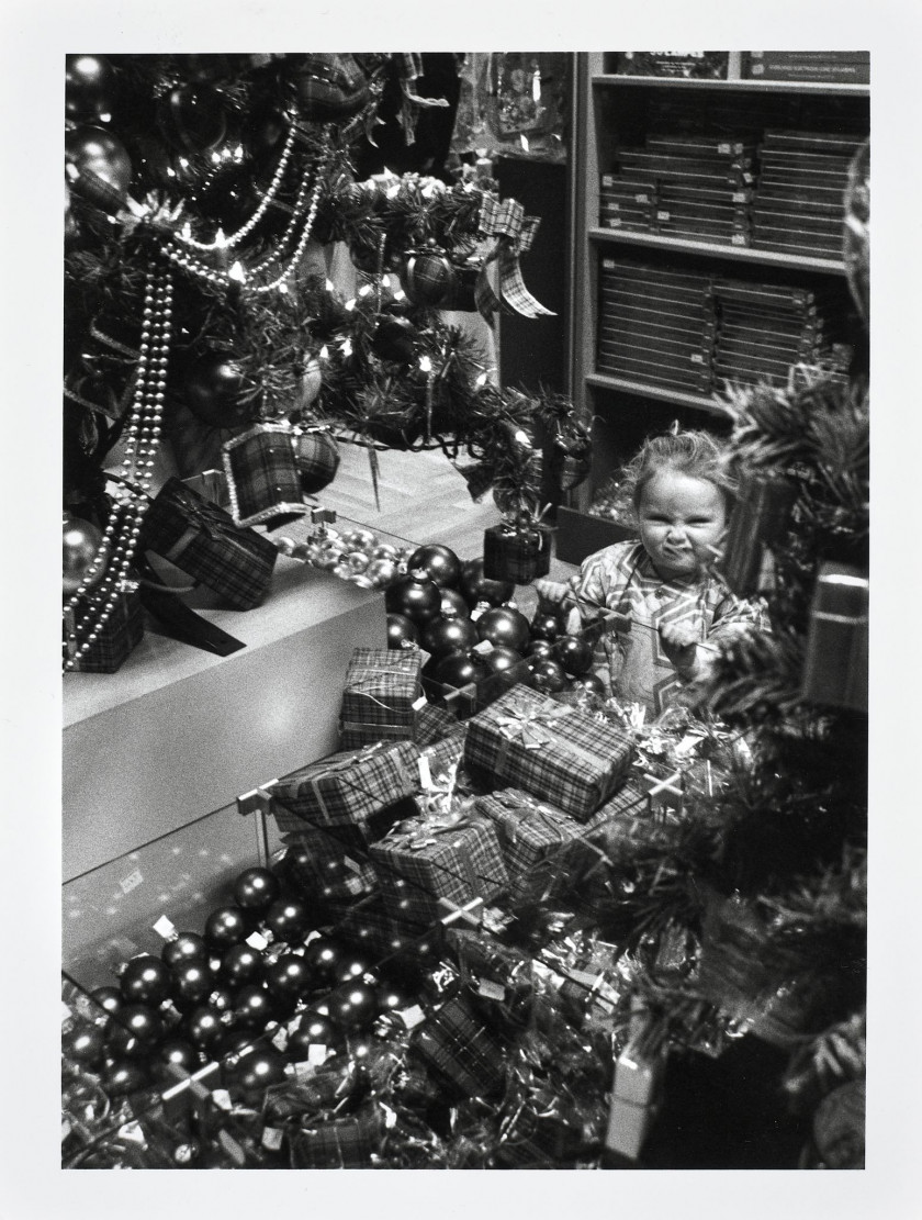 Willy RONIS 1910 - 2009 Noël - Paris, c. 1950 Quatre épreuves argentiques (c. 1990)