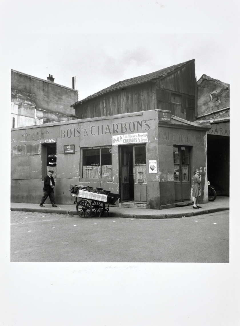 Willy RONIS 1910 - 2009 Portfolio Belleville-Ménilmontant - Rue Laurence Savart, 1948 - Rue Clavel, 1948 - Maternelle - Cour, rue Pi...