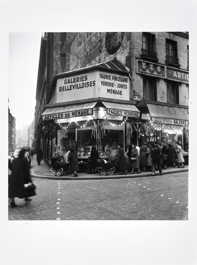 Willy RONIS 1910 - 2009 Portfolio Belleville-Ménilmontant - Rue Laurence Savart, 1948 - Rue Clavel, 1948 - Maternelle - Cour, rue Pi...