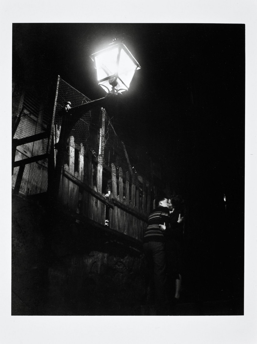 Willy RONIS 1910 - 2009 Portfolio escaliers parisiens - Belleville - Ménilmontant - Rue Vilin, 1947 - Avenue Simon-Bolivar, 1950 - R...